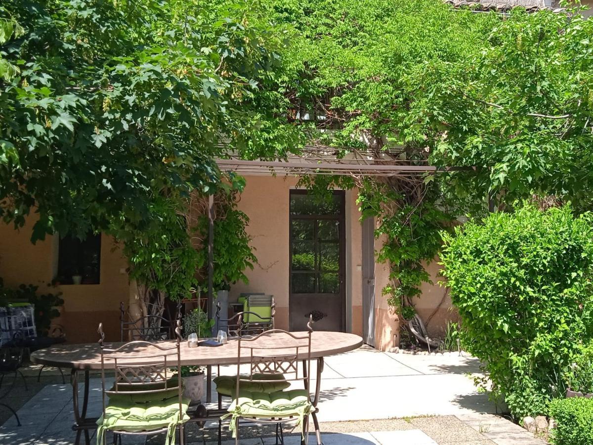Chambres D'Hotes La Chrysalide Loriol-du-Comtat Bagian luar foto