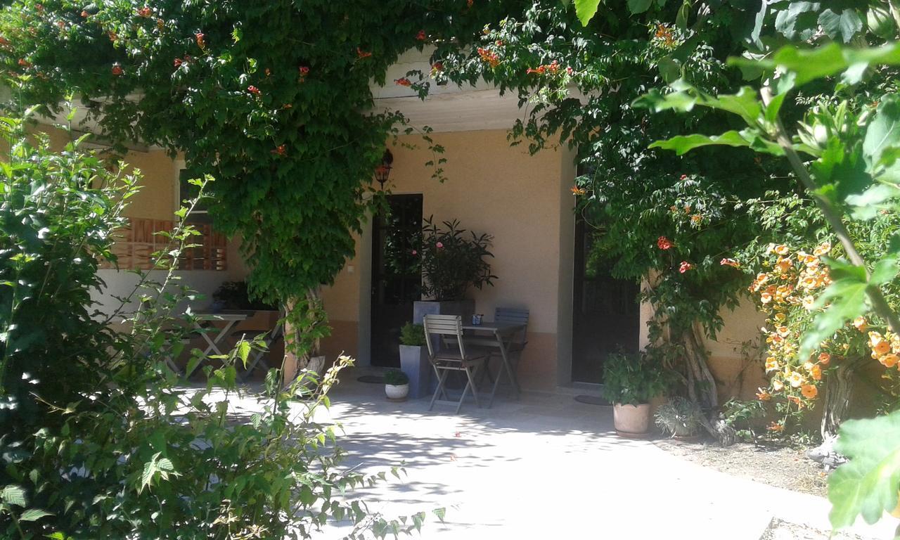 Chambres D'Hotes La Chrysalide Loriol-du-Comtat Bagian luar foto